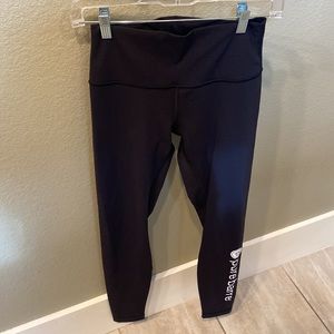 EUC lululemon wunder under tights pure barre logo 6